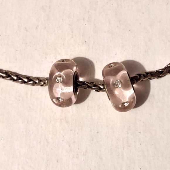 Unknown Jewelry - Price⤵️! Two translucent pink beads with crystals